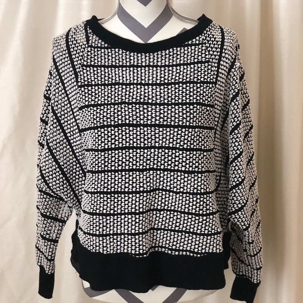 Ladies loose knit sweater top